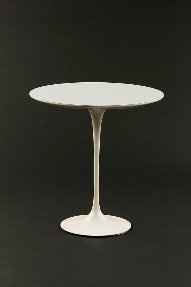 Eero Saarinen Pedestal table, clean design on central base, icon of American modernism