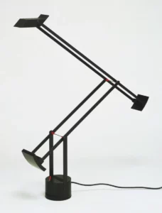 Tizio lamp by Richard Sapper for Artemide, articulated arm and counterweight.