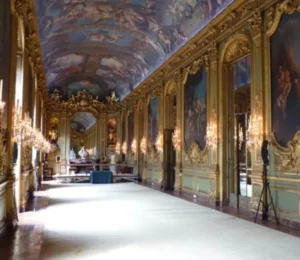 The French Regency style (1715-1723): the (french) transitional style between Louis XIV and Louis XV