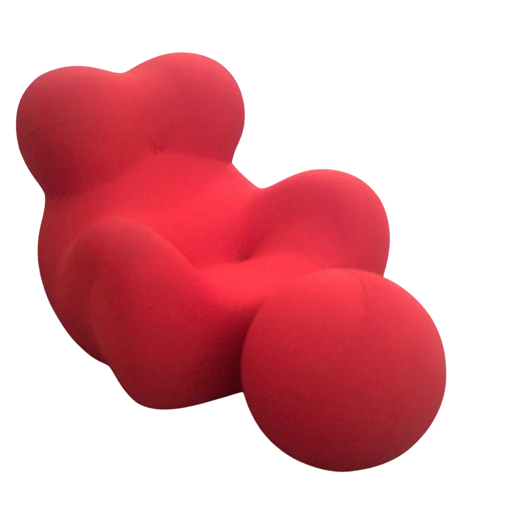 UP5–UP6 “Donna” (1969) by Gaetano Pesce — B&B Italia. A sculptural armchair symbolizing the modern woman, mixing comfort, irony, and a feminist manifesto of Italian design.