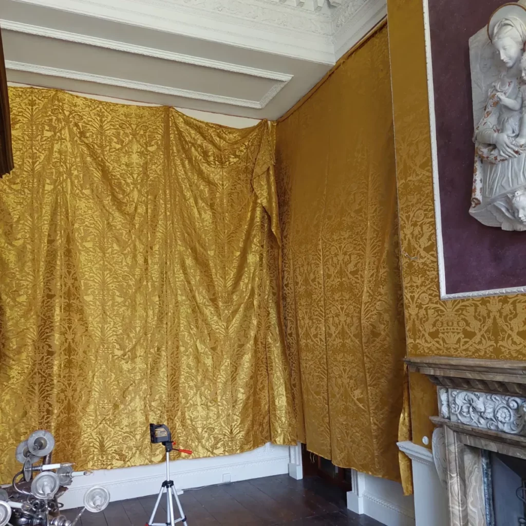 Modern fabric walling invisible finish by Stephen Franklin