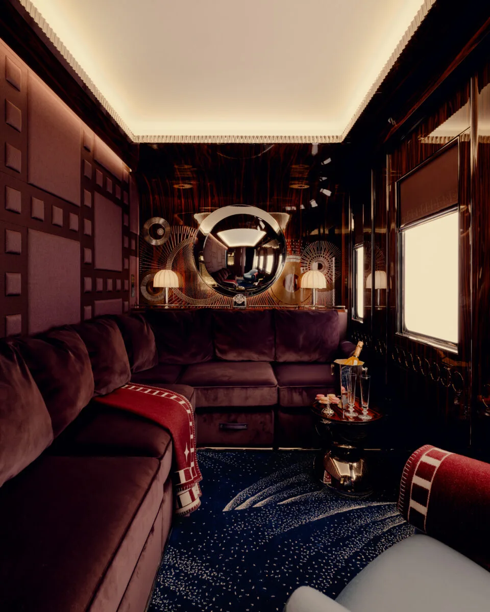 は*様 ORIENT EXPRESS ZIPANG ワンマンアンドンデコトラ Orient Express 2027: A Masterpiece of Design and Luxury by Maxime